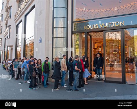 louis vuitton factory outlet online.